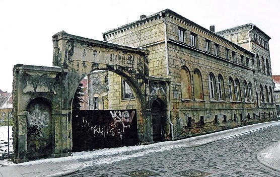 Altendorf 30 mit Torbogen (Foto: Archiv Kneffel) Altendorf 30 mit Torbogen (Foto: Archiv Kneffel)