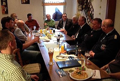 Bild: Informiert und diskutiert Foto: privat