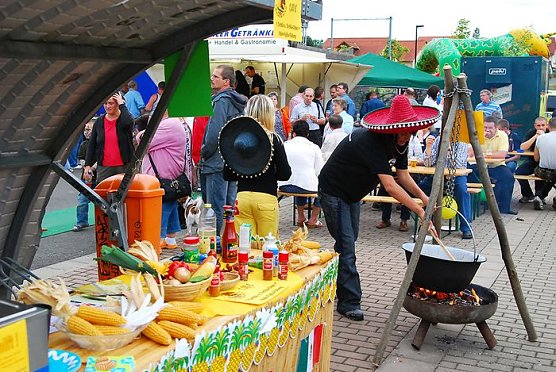 Freude und Spaß und Spaß in Ost (Foto: Claudia Jatsch) Freude und Spaß und Spaß in Ost (Foto: Claudia Jatsch)