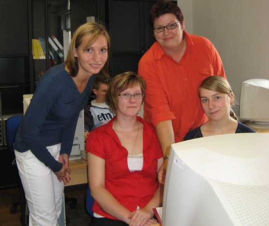 Wiebke Dessel, Nicole Zamzow, Frau Krone, Dana Krumm (Foto: BIC Nordth&uuml;ringen)