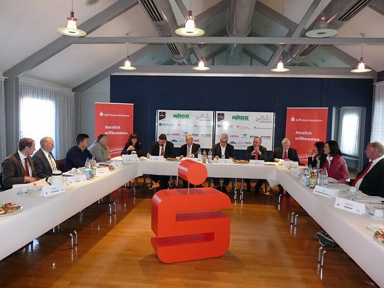 Schlossgeschichten im Zirkuszelt (Foto: Karl-Heinz Herrmann)