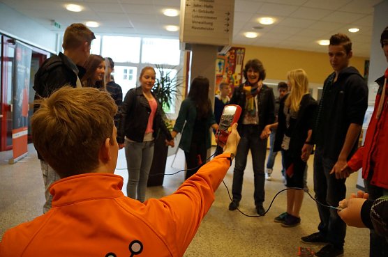 Spannung in der Sch&uuml;lerkette (Foto: privat)