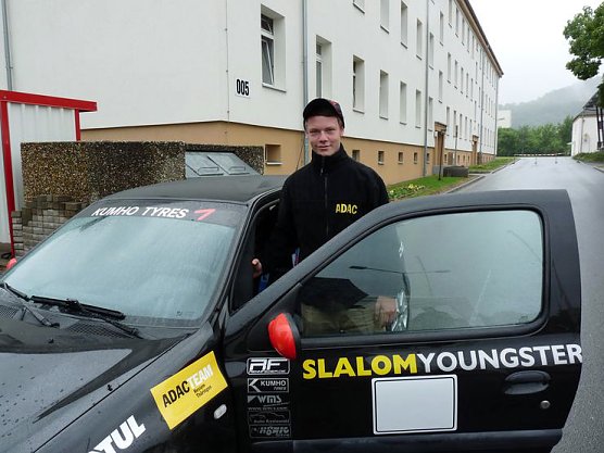 Rasante Fahrten (Foto: Karl-Heinz Herrmann) Rasante Fahrten (Foto: Karl-Heinz Herrmann)