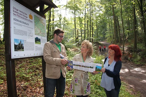 Von links: Schelauske, Keller, Linke (Foto: J. Piper) Von links: Schelauske, Keller, Linke (Foto: J. Piper)