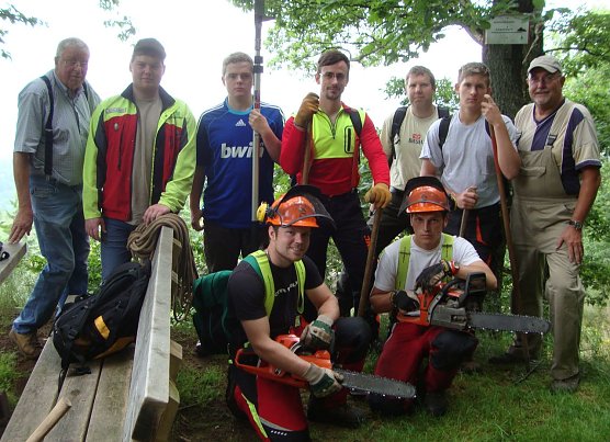 Helfende H&auml;nde (Foto: J. Jauer)