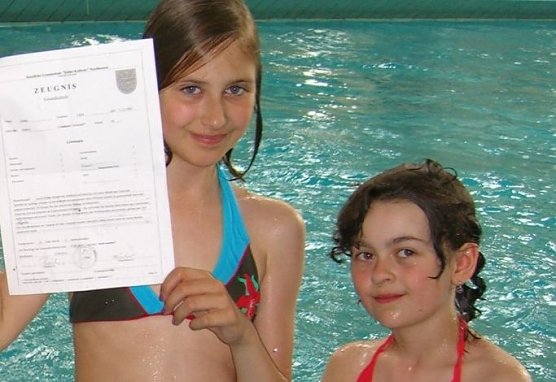 Zeugnis mitbringen (Foto: Badehaus Nordhausen GmbH)