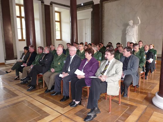 Bef&ouml;rderung bei der Polizei (Foto: Karl-Heinz Herrmann)