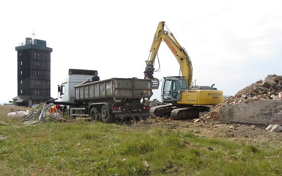 Endlich abgerissen (Foto: Dr. G. Karste) Endlich abgerissen (Foto: Dr. G. Karste)