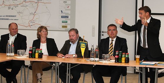 Präsidium (Foto: nnz) Präsidium (Foto: nnz)