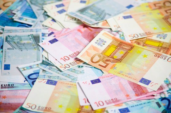 Was machen mit dem vielen Geld? (Foto: Creatas/Thinkstock) Was machen mit dem vielen Geld? (Foto: Creatas/Thinkstock)