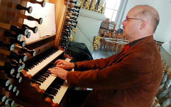 Christian Kropp an der Orgel (Foto: privat)