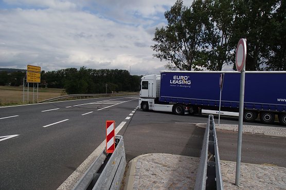 Acker geht verloren (Foto: K. Frank) Acker geht verloren (Foto: K. Frank)