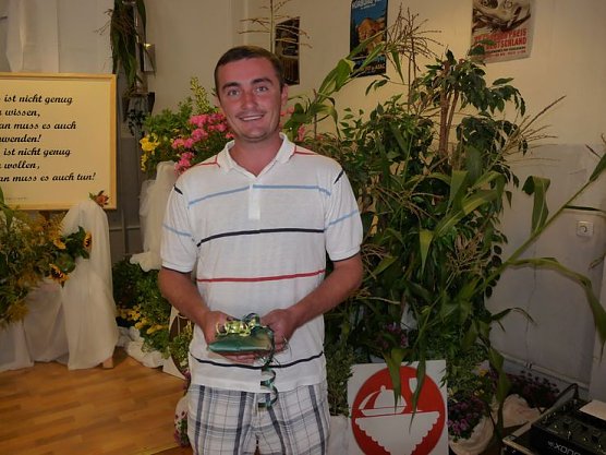 Zeugnisse erhalten (Foto: Karl-Heinz Herrmann)