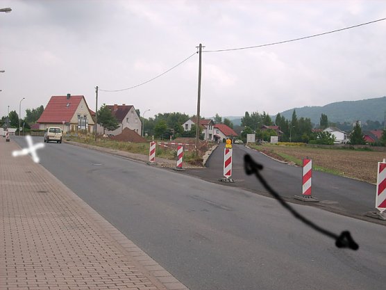 Änderung an der B4 (Foto: Karl-Heinz Herrmann) Änderung an der B4 (Foto: Karl-Heinz Herrmann)