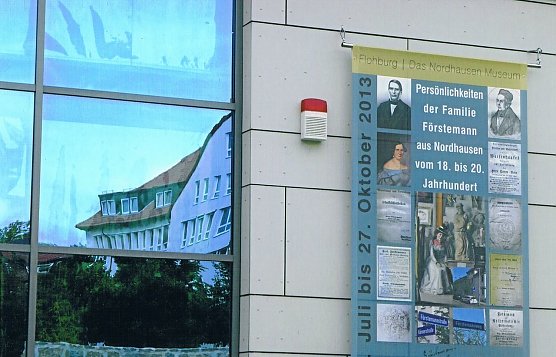 Werbung f&uuml;r die Ausstellung (Foto: Archiv Kneffel)
