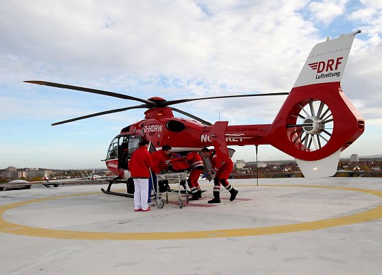 Auf dem Klinikdach (Foto: DRF) Auf dem Klinikdach (Foto: DRF)