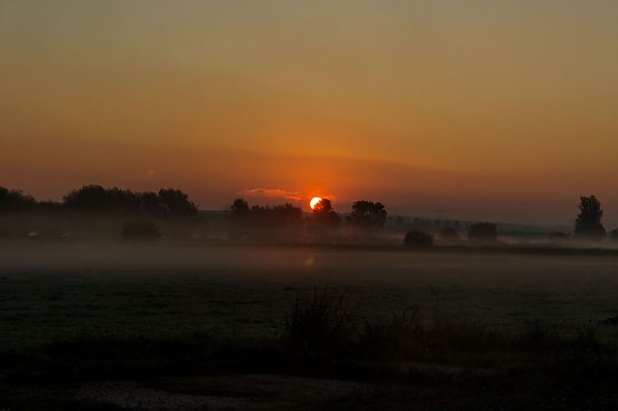 Sonnenaufgang am 1. Oktober 2013 (Foto: G. Thelemann) Sonnenaufgang am 1. Oktober 2013 (Foto: G. Thelemann)