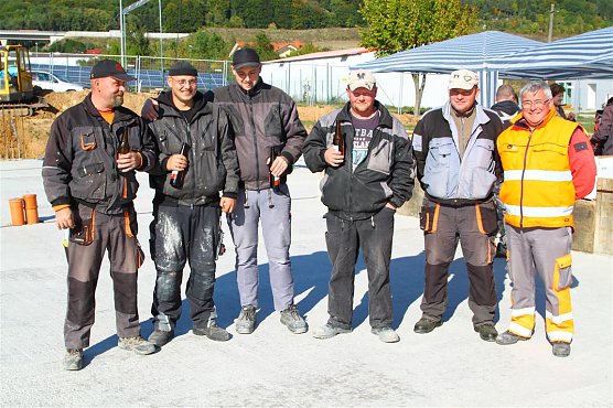 Grundstein gelegt (Foto: Bernd Peter) Grundstein gelegt (Foto: Bernd Peter)