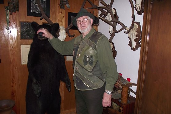 B&auml;r im Haus (Foto: K. Frank)