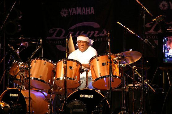 Haut beim JazzRabazz auf die Pauken und Becken: Billy Cobham (Foto: Agentur)