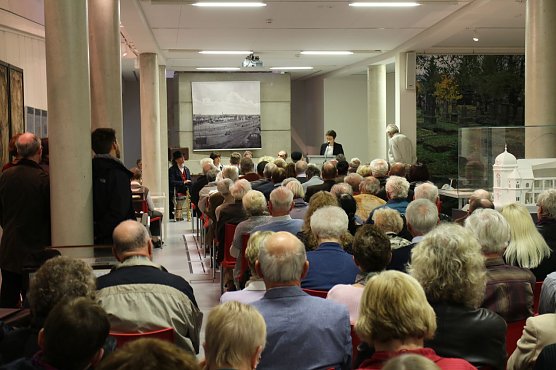 Er&ouml;ffnung der Ausstellung (Foto: nnz)