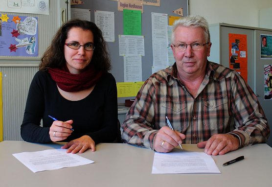 Unterzeichnet (Foto: nnz)