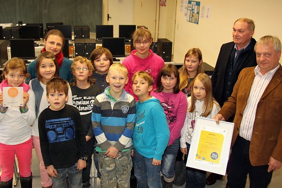 Mit dem Internet vertraut (Foto: J. Piper)