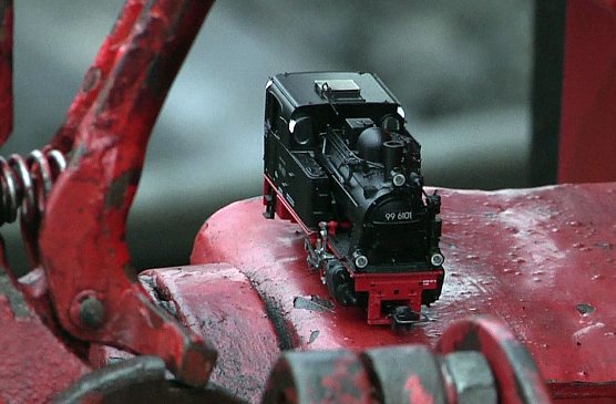 Das Modell auf dem Original (Foto: Manfred Thiel)