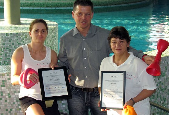 Zertifikat &uuml;berreicht (Foto: Badehaus Nordhausen GmbH)