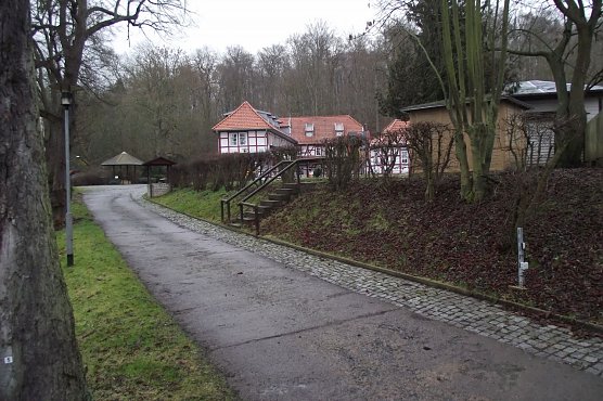 Die Rotleimm&uuml;hle hat eine lange Geschichte. Die Zufahrt zum Objekt, meint Fritz Schmalz, sei schon immer auf diesem Fahrweg erfolgt. (Foto: Kurt Frank)