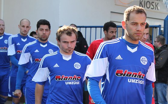 Die Mannschaft mit dem neuen Trikotsponsor (Foto: Bernd Peter)