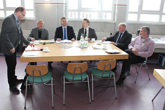 Arbeitskreis SchuleWirtschaft (Foto: Schulamt) Arbeitskreis SchuleWirtschaft (Foto: Schulamt)