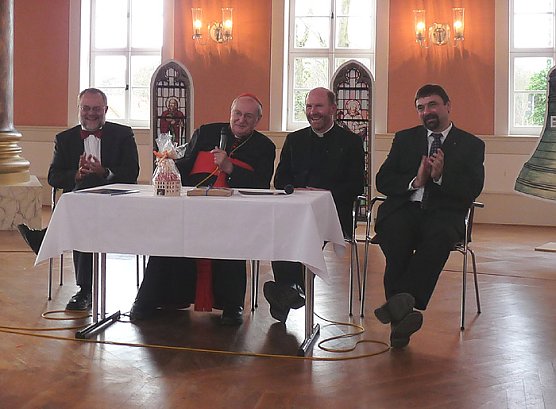 Kardinal Meisner in Sondershausen (Foto: Karl-Heinz Herrmann) Kardinal Meisner in Sondershausen (Foto: Karl-Heinz Herrmann)