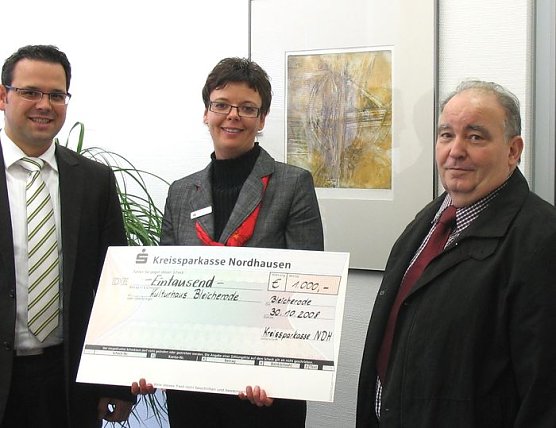 Geld für Förderverein (Foto: KSK) Geld für Förderverein (Foto: KSK)