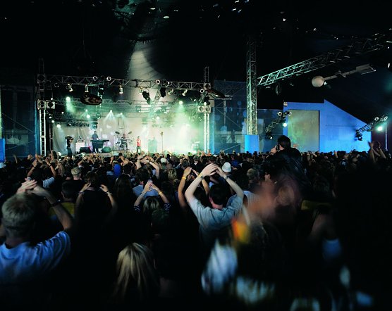 Stimmungsvolles Roskilde Festival (Foto: Quelle: VisitDenmark) Stimmungsvolles Roskilde Festival (Foto: Quelle: VisitDenmark)