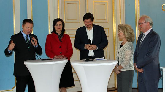 Podiumsdiskussion (Foto: Karl-Heinz Herrmann)