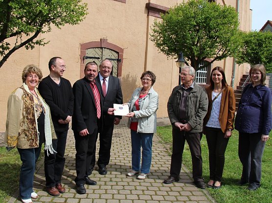 Bescheid &uuml;bergeben (Foto: privat)