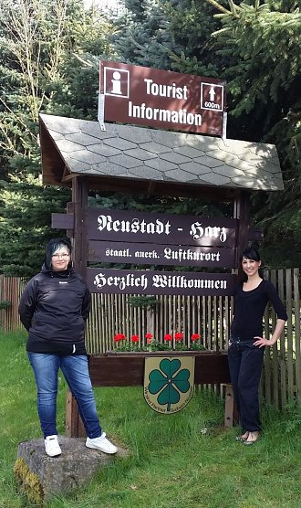Jugend unterst&uuml;tzt Gemeinde Neustadt links S.Ludwig rechts im Bild Josephine Steinmetz (Foto: Dirk Erfurt)