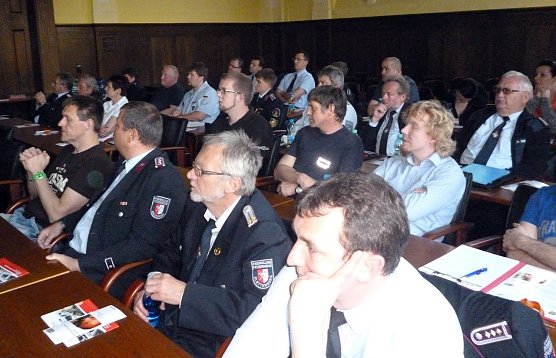 Zusammenkunft (Foto: A. Liesegang) Zusammenkunft (Foto: A. Liesegang)