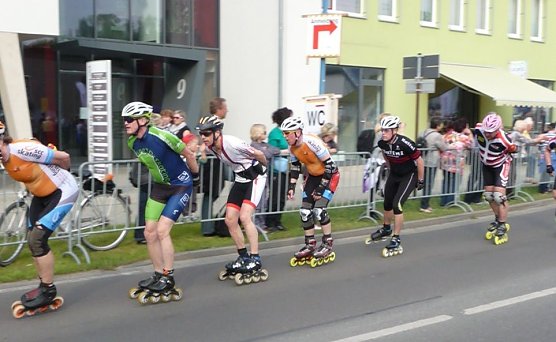 Jens-Uwe Krebs - Zweiter von links beim Marathon (Foto: privat) Jens-Uwe Krebs - Zweiter von links beim Marathon (Foto: privat)