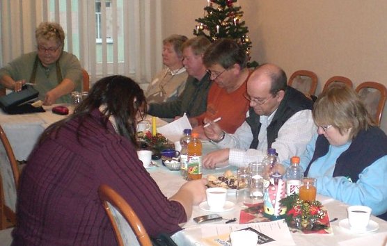 Beratung (Foto: Henze)