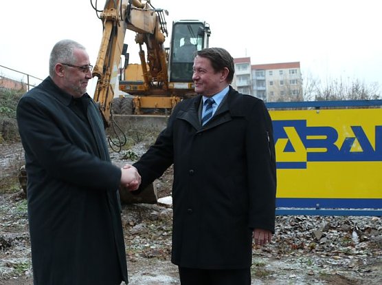 H&auml;ndedruck: Handrek (links), Grimm (Foto: WBG)