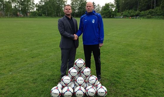 20 Bälle für Ilfelder Fußballer (Foto: privat) 20 Bälle für Ilfelder Fußballer (Foto: privat)