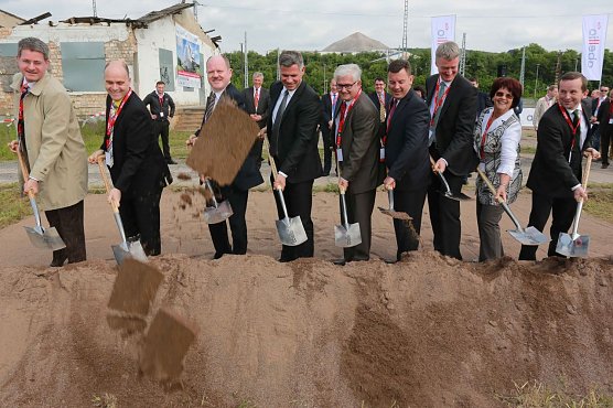 Spatenstich (Foto: Abillio)