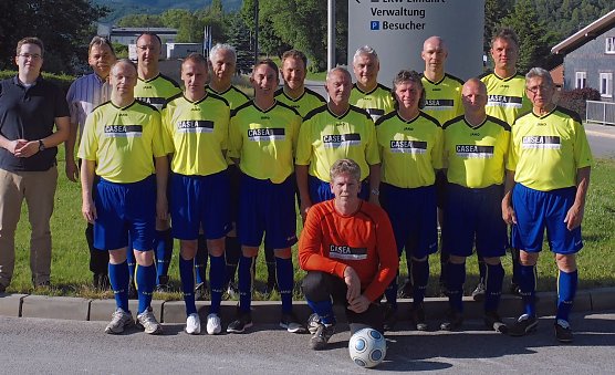 Übergeben (Foto: privat) Übergeben (Foto: privat)