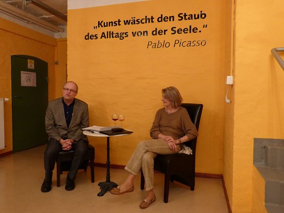 Stadtarchivar Dr. Wolfram Theilemann, Leiterin des Standesamtes Christine Heidel (Foto: Dr. Wolfgang R. Pientka)