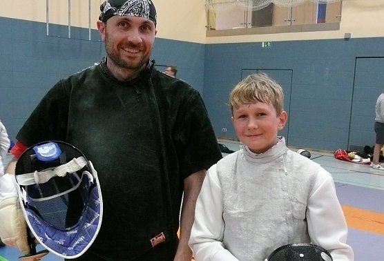 Teo mit Trainer (Foto: privat) Teo mit Trainer (Foto: privat)