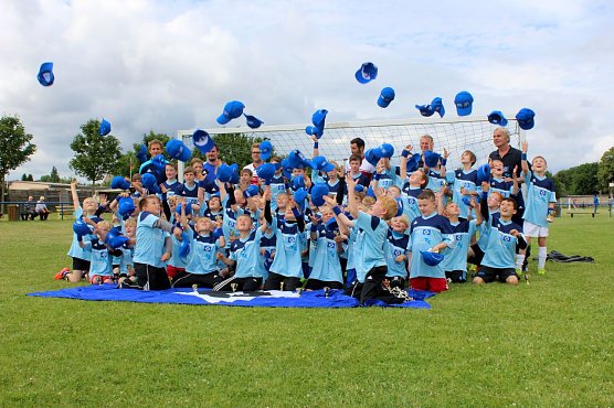 Der wackere Nachwuchs lernte bei der HSV Fußball Schule (Foto: Michael Liedke) Der wackere Nachwuchs lernte bei der HSV Fußball Schule (Foto: Michael Liedke)