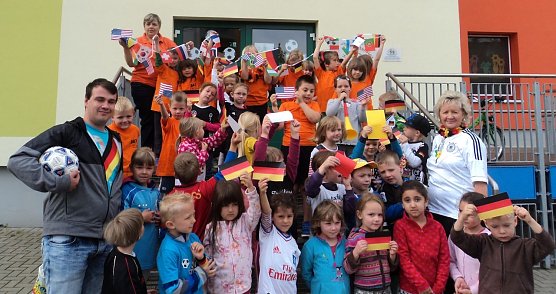 Das WM Fieber hat auch das Haus Kunterbunt erfasst (Foto: A.Strohbach)