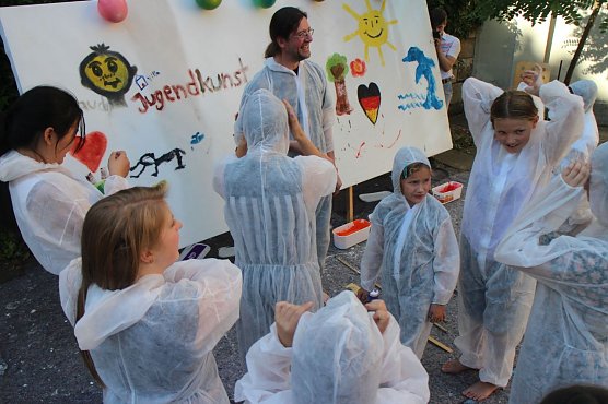 Thomas Kerwitz leitete das Actionpainting Experiment (Foto: Angelo Glashagel)